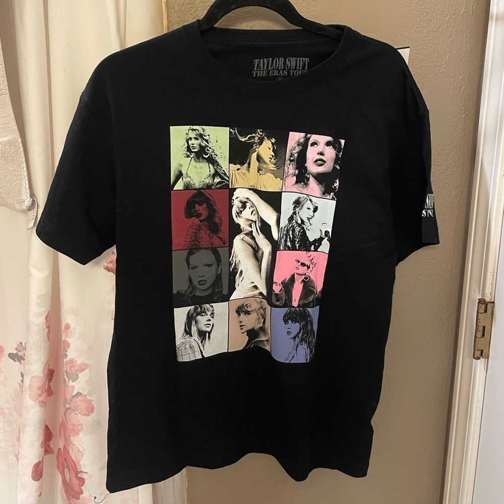 TAYLOR SWIFT THE ERAS TOUR II BLACK T-SHIRT Small NWOT